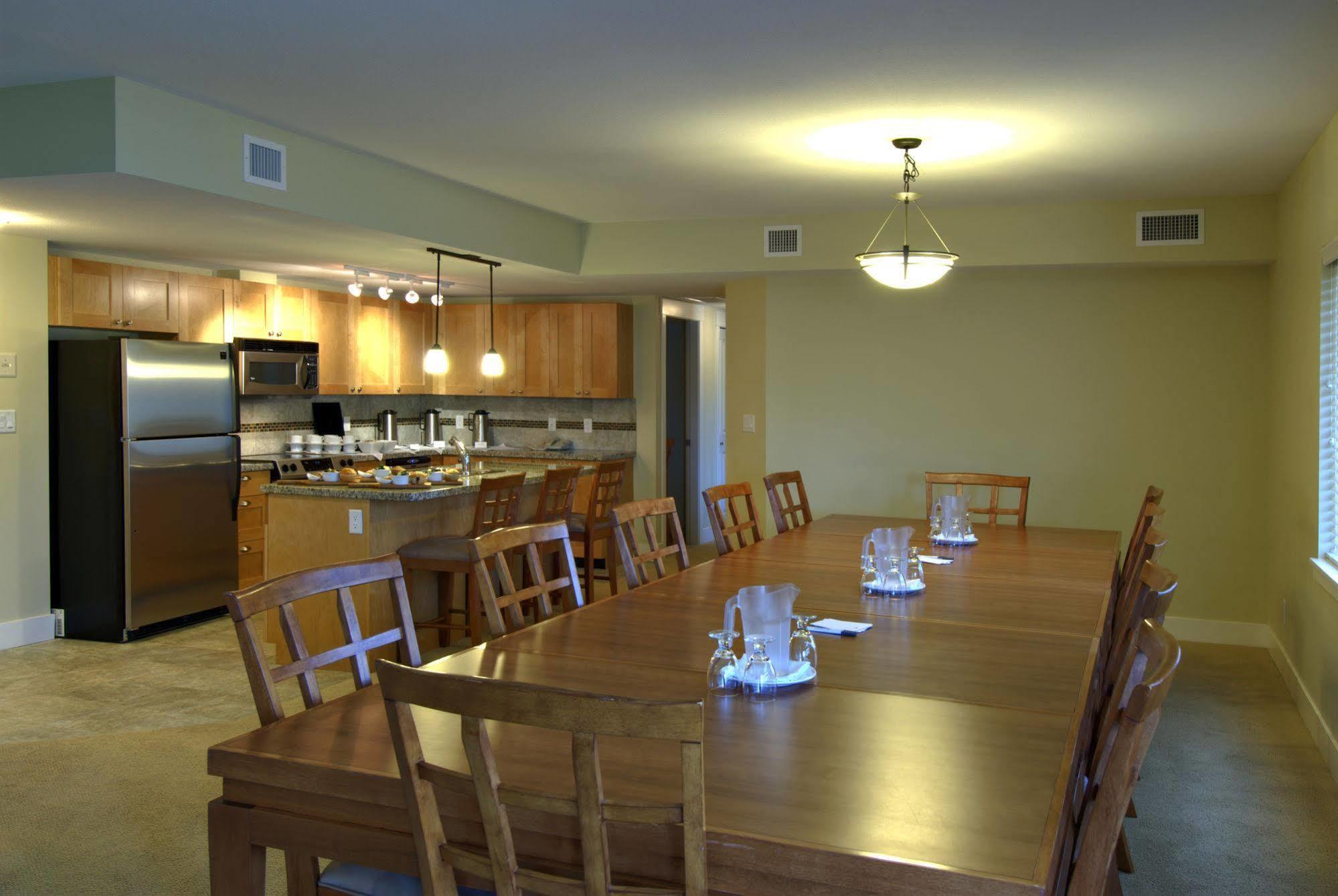 The Cove Lakeside Resort West Kelowna Zewnętrze zdjęcie